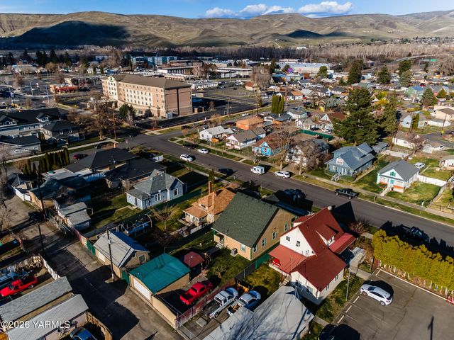 110 S 8th St, Yakima, WA 98901