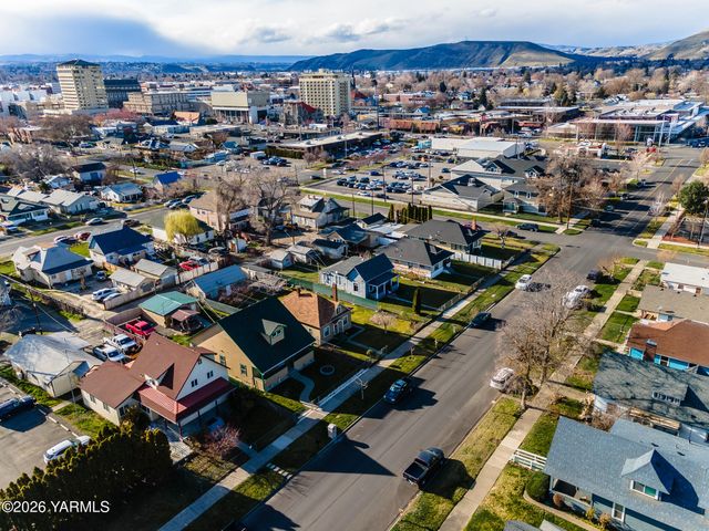 110 S 8th St, Yakima, WA 98901