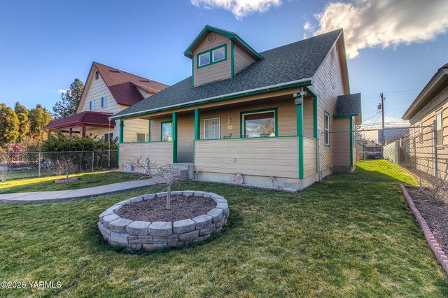 110 S 8th St, Yakima, WA 98901