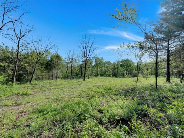 12975 S Frontier Road, Olathe, KS 66061