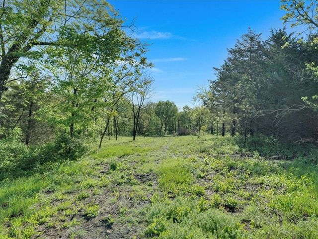 12975 S Frontier Road, Olathe, KS 66061