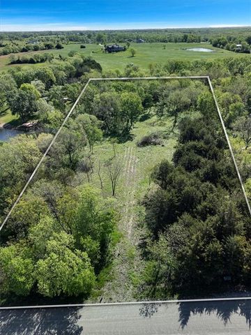 12975 S Frontier Road, Olathe, KS 66061
