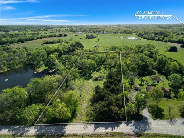 12975 S Frontier Road, Olathe, KS 66061