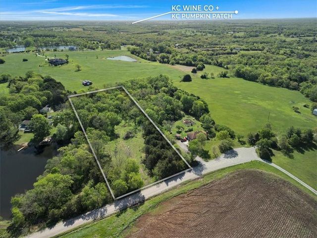 12975 S Frontier Road, Olathe, KS 66061