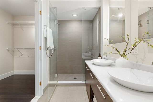 110 Stuart St 18H, Boston, MA 02116