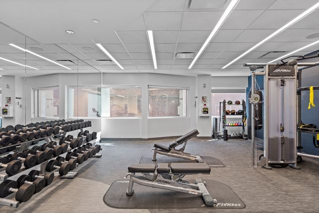 110 Stuart St 18H, Boston, MA 02116