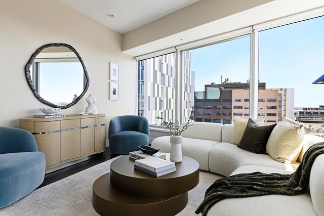 110 Stuart St 18H, Boston, MA 02116