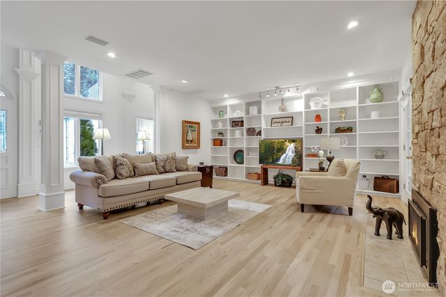 28726 SE 43rd Place, Fall City, WA 98024