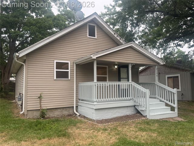2134 E McLean Avenue, Burton, MI 48529