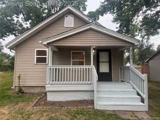 2134 E McLean Avenue, Burton, MI 48529