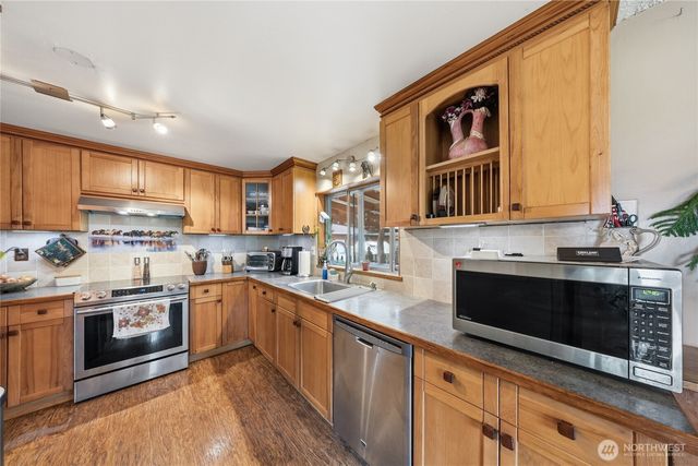 62 Roupe Road, Sequim, WA 98382