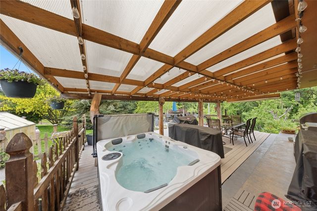 62 Roupe Road, Sequim, WA 98382