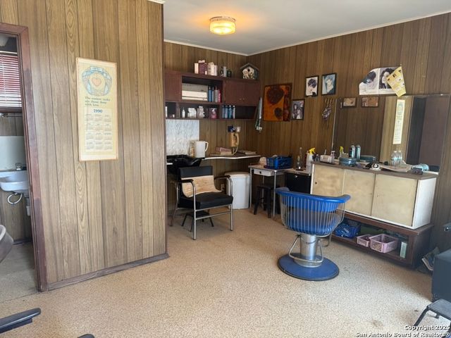 559 W Rheiner, Sabinal, TX 78881