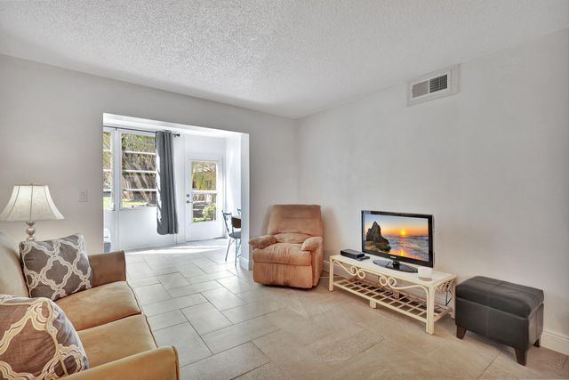 330 NE 26th Avenue 1080, Boynton Beach, FL 33435