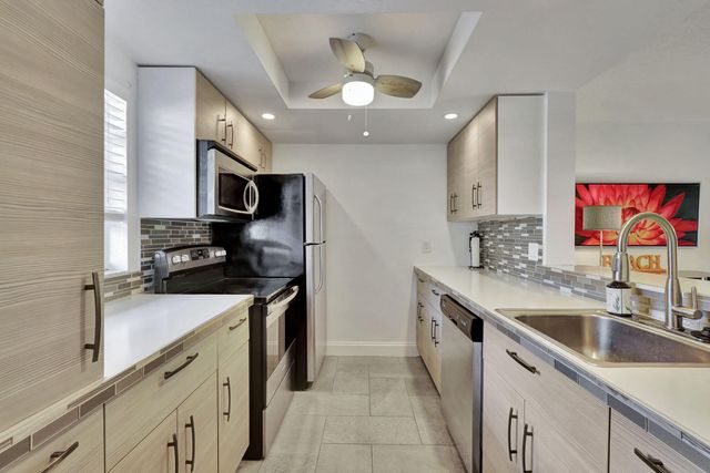 330 NE 26th Avenue 1080, Boynton Beach, FL 33435