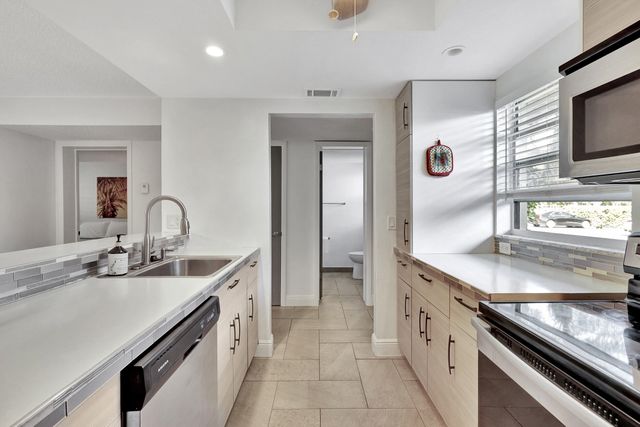 330 NE 26th Avenue 1080, Boynton Beach, FL 33435