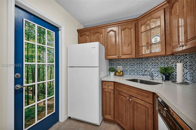 1920 NE 1st Ter 109H, Wilton Manors, FL 33305