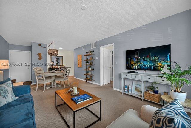 1920 NE 1st Ter 109H, Wilton Manors, FL 33305