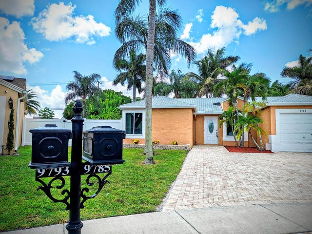 9785 RIDGECREEK Road, Boca Raton, FL 33496