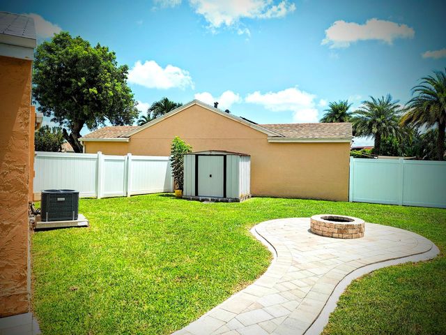 9785 RIDGECREEK Road, Boca Raton, FL 33496