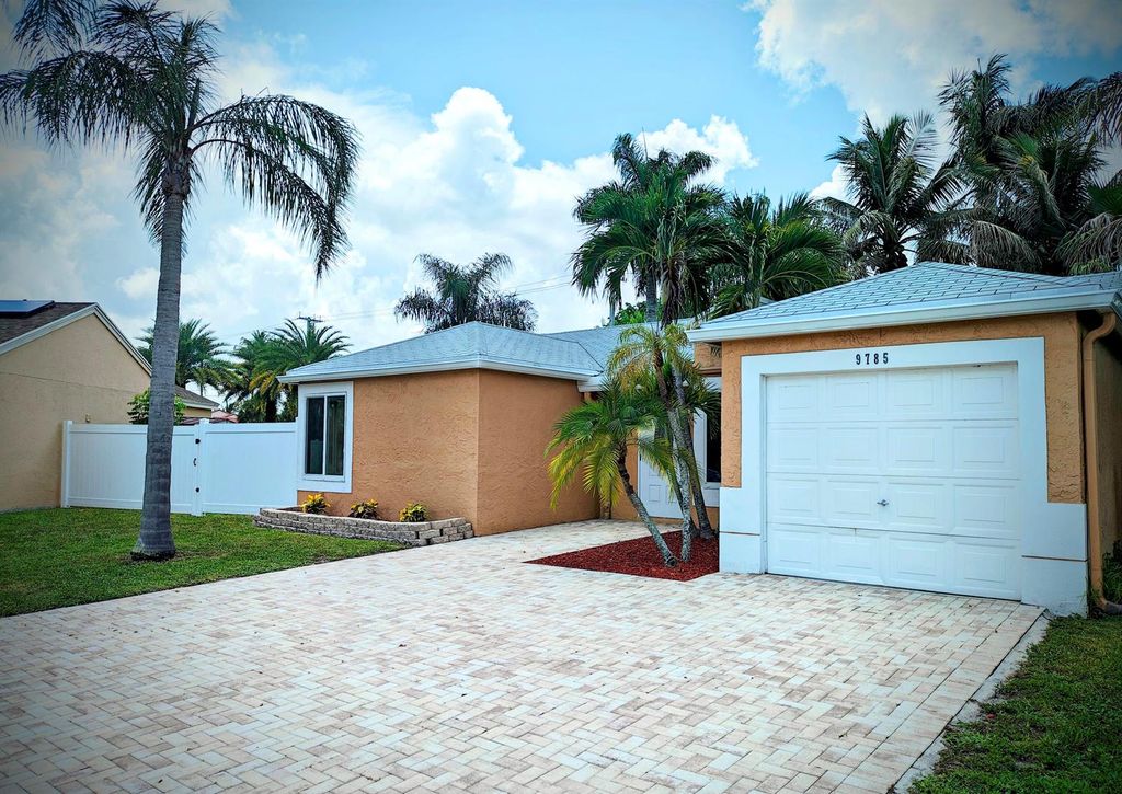 9785 RIDGECREEK Road, Boca Raton, FL 33496
