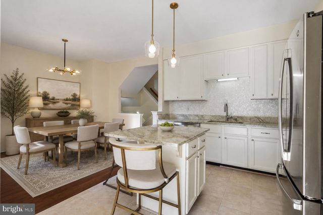 14290 GLADE SPRING DR, Centreville, VA 20121
