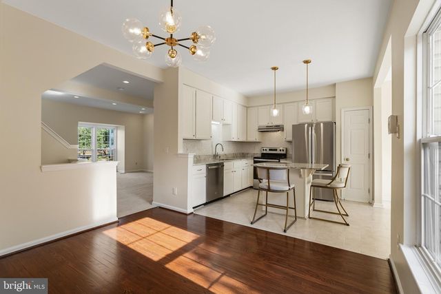 14290 GLADE SPRING DR, Centreville, VA 20121