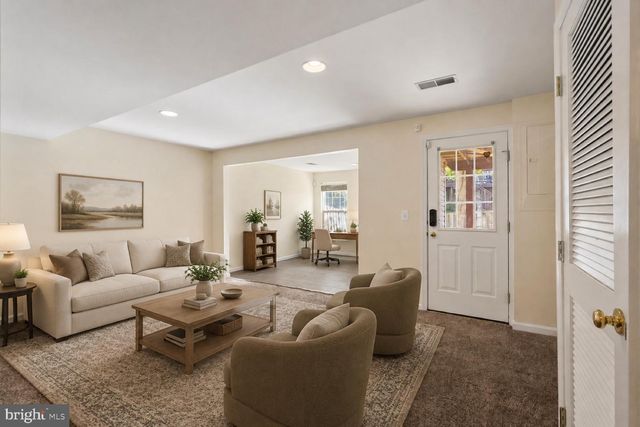 14290 GLADE SPRING DR, Centreville, VA 20121