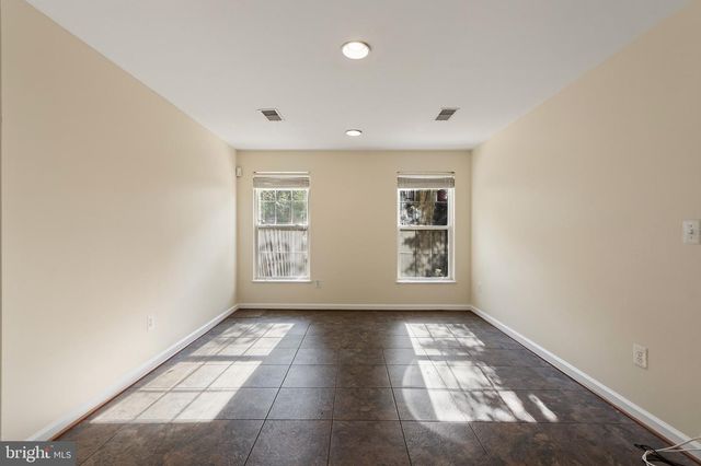 14290 GLADE SPRING DR, Centreville, VA 20121