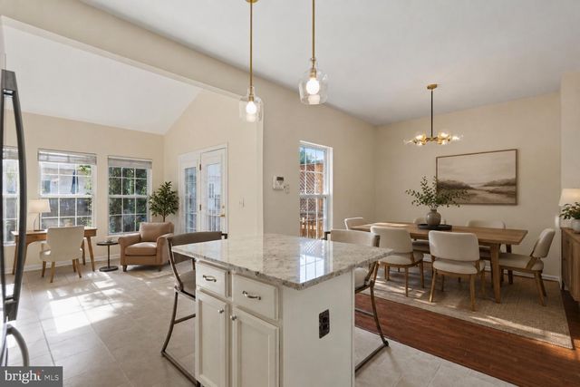 14290 GLADE SPRING DR, Centreville, VA 20121