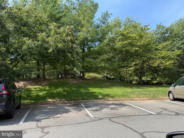 14290 GLADE SPRING DR, Centreville, VA 20121