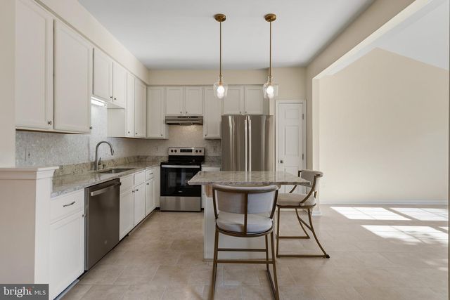 14290 GLADE SPRING DR, Centreville, VA 20121