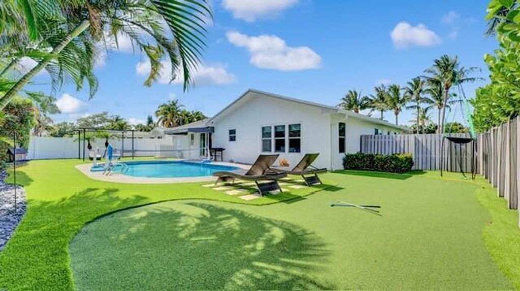 722 SW 28th Avenue, Boynton Beach, FL 33435