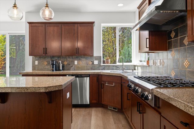 19769 Chicory Avenue, Bend, OR 97702