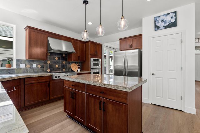 19769 Chicory Avenue, Bend, OR 97702