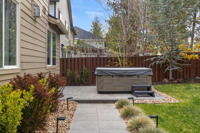 19769 Chicory Avenue, Bend, OR 97702