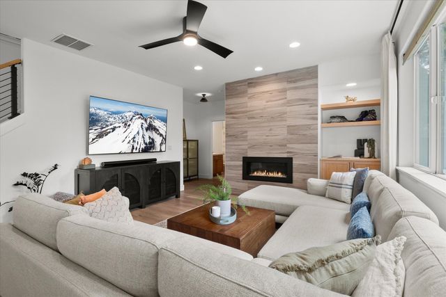 19769 Chicory Avenue, Bend, OR 97702