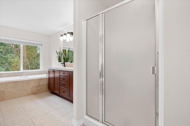 19769 Chicory Avenue, Bend, OR 97702