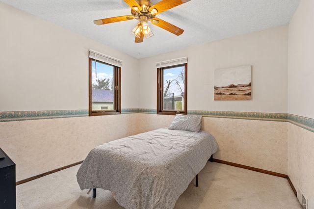 1956 3rd Street E, Saint Paul, MN 55119