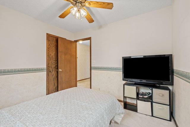 1956 3rd Street E, Saint Paul, MN 55119