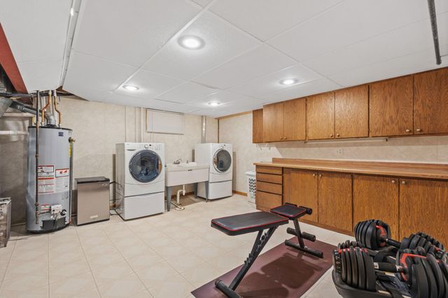 1956 3rd Street E, Saint Paul, MN 55119