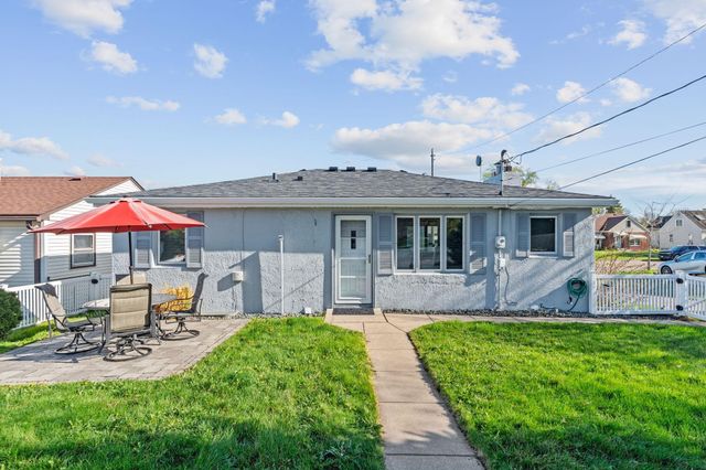 1956 3rd Street E, Saint Paul, MN 55119