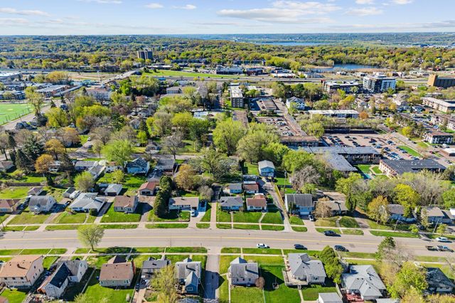 1956 3rd Street E, Saint Paul, MN 55119