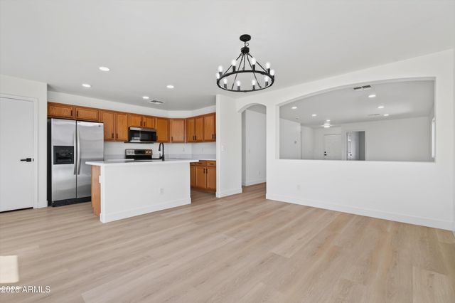 5903 S 31ST Drive, Phoenix, AZ 85041