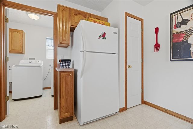 519 Heather Woods Drive, Elyria, OH 44035