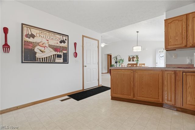 519 Heather Woods Drive, Elyria, OH 44035