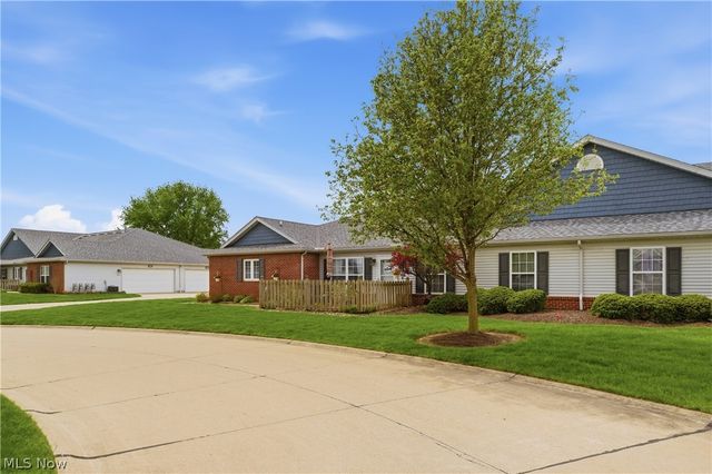 519 Heather Woods Drive, Elyria, OH 44035