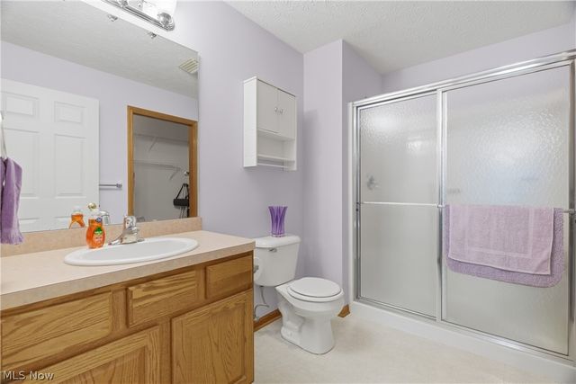 519 Heather Woods Drive, Elyria, OH 44035