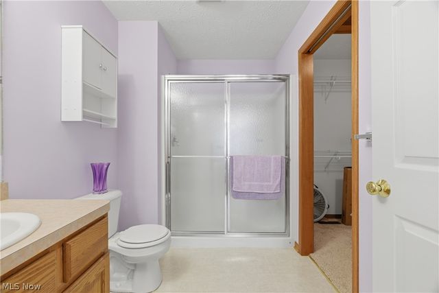 519 Heather Woods Drive, Elyria, OH 44035