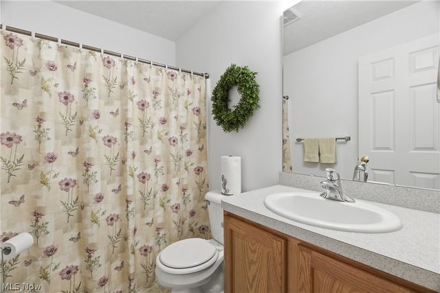 519 Heather Woods Drive, Elyria, OH 44035